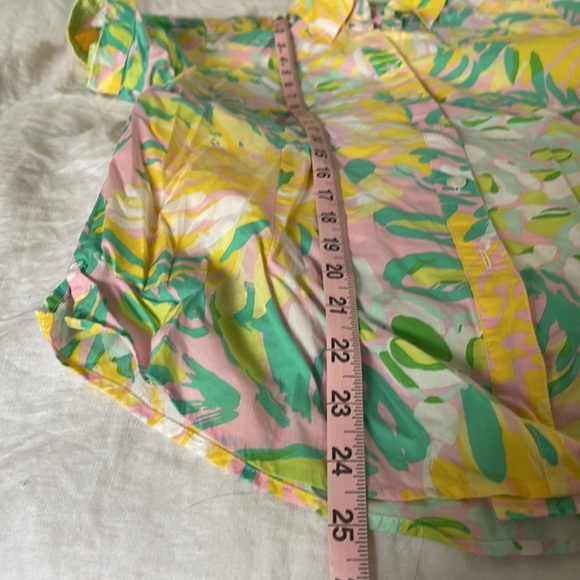 Lily Pulitzer cotton button down with puff sleeves - Picture 12 of 12